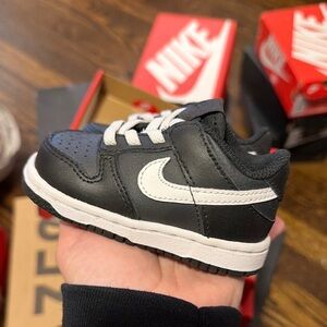 Nike toddler Black and White Sneakers